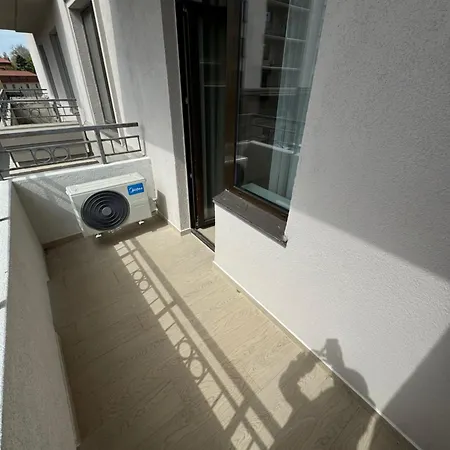 с новым ремонтом в районе аркадии, 5 станция фонтанской дороги Apartment