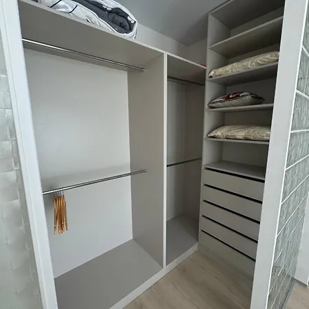 с новым ремонтом в районе аркадии, 5 станция фонтанской дороги Apartment